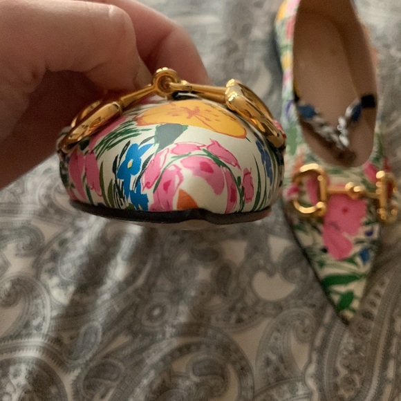 Gucci x Ken Scott white floral horsebit flats Sz 38 - Picture 3 of 5